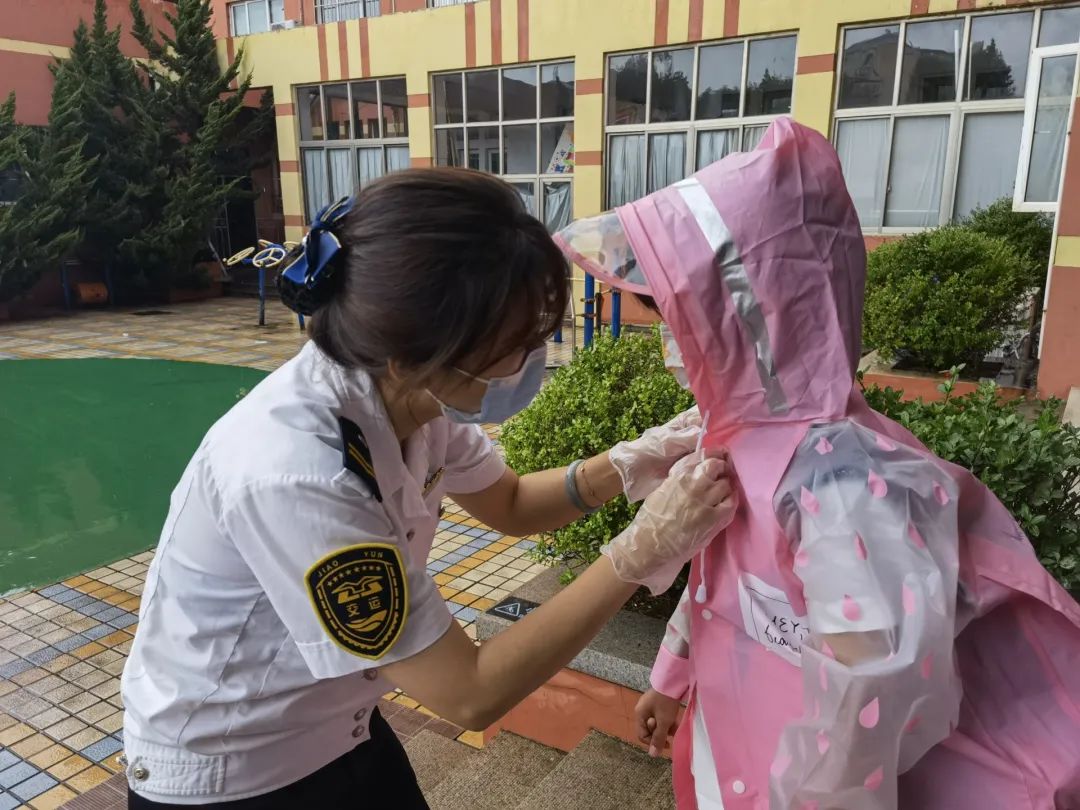 城運控股集團交運溫馨校車多線發力全面保障學生安全/ 城運控股集團交運溫馨校車多線發力全面保障學生安全