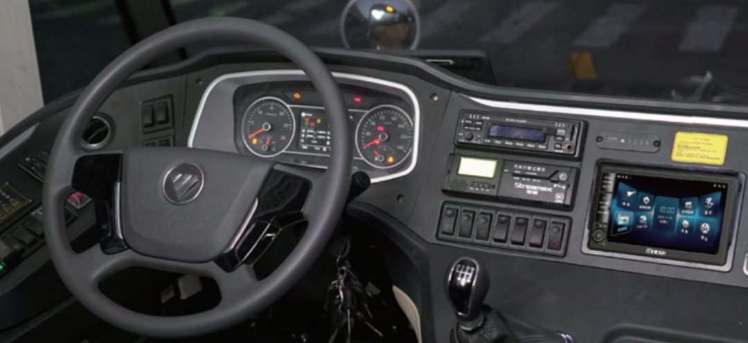 成長旅途用心守護,與歐輝健康校車一路童行 成長旅途用心守護,與歐輝健康校車一路童行