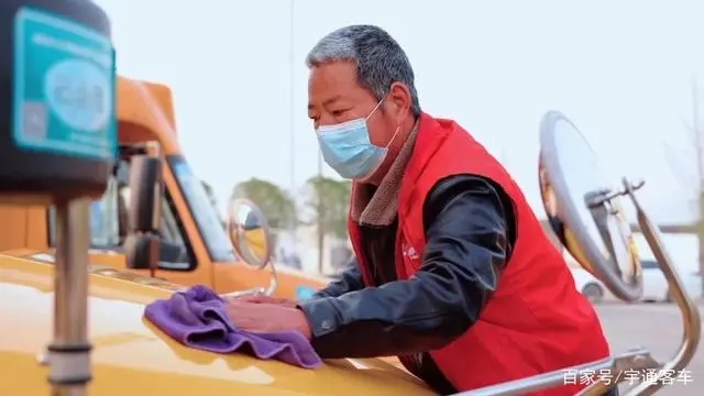 十年堅守上學(xué)路,新星校車開啟西安高端校車市場大門 十年堅守上學(xué)路,新星校車開啟西安高端校車市場大門