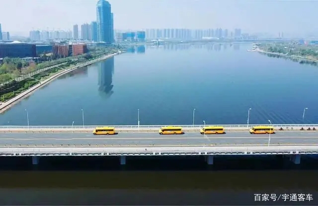 十年堅守上學(xué)路,新星校車開啟西安高端校車市場大門 十年堅守上學(xué)路,新星校車開啟西安高端校車市場大門