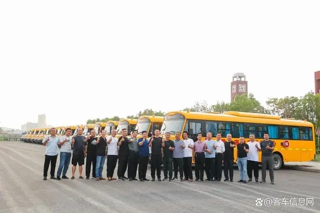 黃驊校車聯手宇通,把公益做成事業 黃驊校車聯手宇通,把公益做成事業