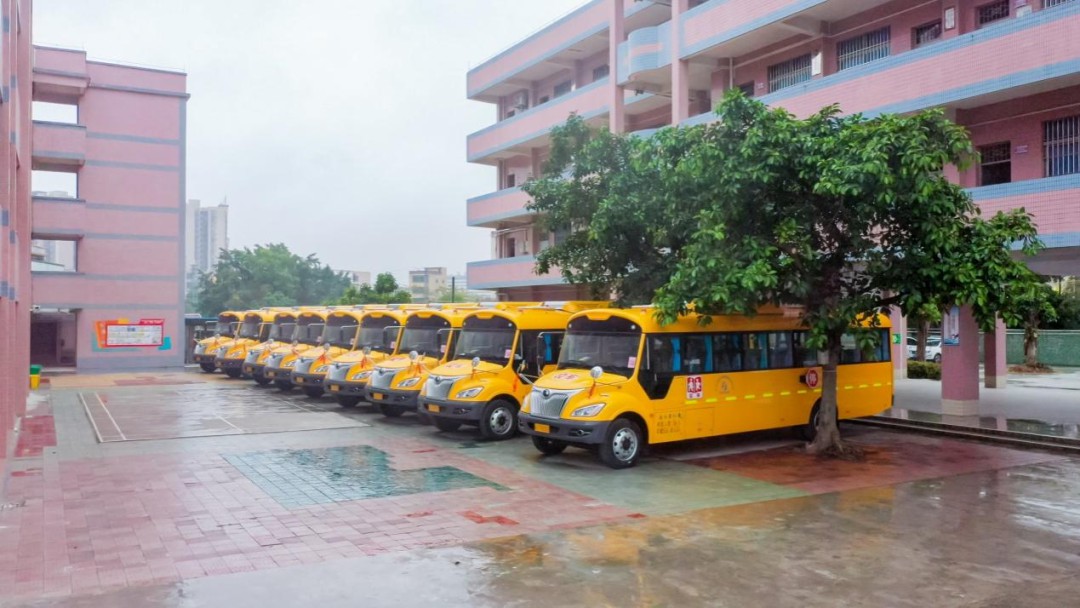 新年開門紅！45輛宇通校車交付江門開平