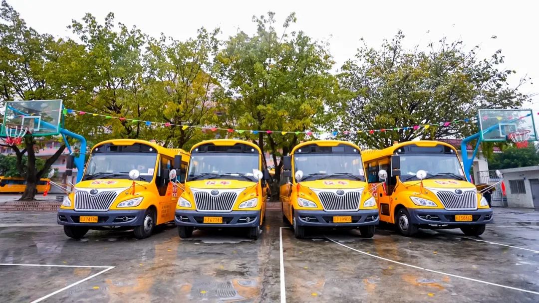 新年開門紅，45輛宇通校車駛入開平!