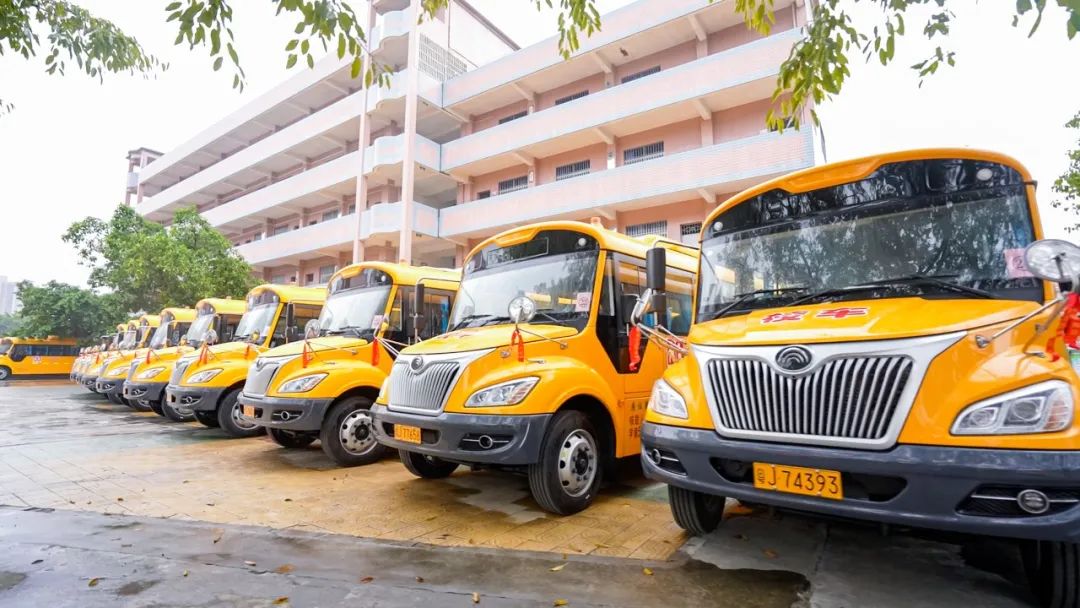 新年開門紅，45輛宇通校車駛入開平!