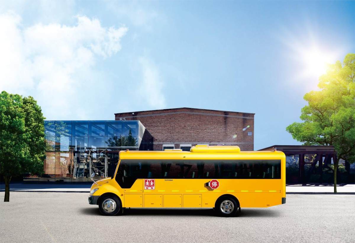 做通勤路上的“鋼鐵防線”，宇通校車實景演練護(hù)航上學(xué)路