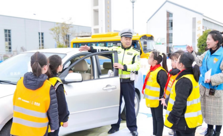捐贈超1500萬元,2023宇通壹基金兒童交通安全公益行首站走進 捐贈超1500萬元,2023宇通壹基金兒童交通安全公益行首站走進