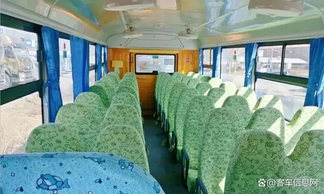 駛?cè)牍鲙X!中通校車(chē)高品質(zhì)護(hù)航學(xué)童“無(wú)憂(yōu)成長(zhǎng)路” 駛?cè)牍鲙X!中通校車(chē)高品質(zhì)護(hù)航學(xué)童“無(wú)憂(yōu)成長(zhǎng)路”