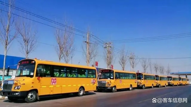 駛?cè)牍鲙X!中通校車(chē)高品質(zhì)護(hù)航學(xué)童“無(wú)憂(yōu)成長(zhǎng)路” 駛?cè)牍鲙X!中通校車(chē)高品質(zhì)護(hù)航學(xué)童“無(wú)憂(yōu)成長(zhǎng)路”