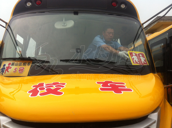 煙臺:33輛校車掛標(biāo)牌 可借公交車專用道行駛