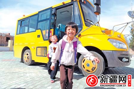 新疆烏魯木齊縣農(nóng)牧區(qū)首輛“長(zhǎng)鼻子”校車啟用