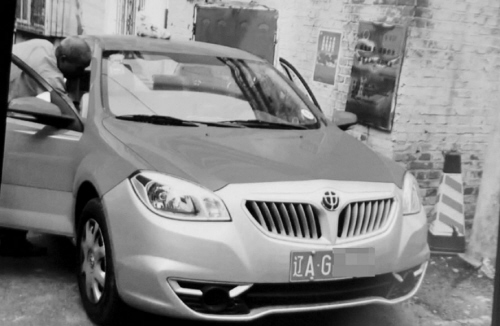 12座“校車”拉了多少人?小學生答:17個! 12座“校車”拉了多少人?小學生答:17個!