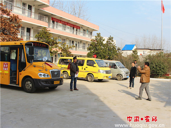 霍邱:馮瓴中心校讓校車“跑”得更安全 霍邱:馮瓴中心校讓校車“跑”得更安全