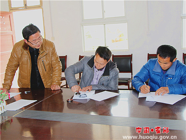 霍邱:馮瓴中心校讓校車“跑”得更安全 霍邱:馮瓴中心校讓校車“跑”得更安全