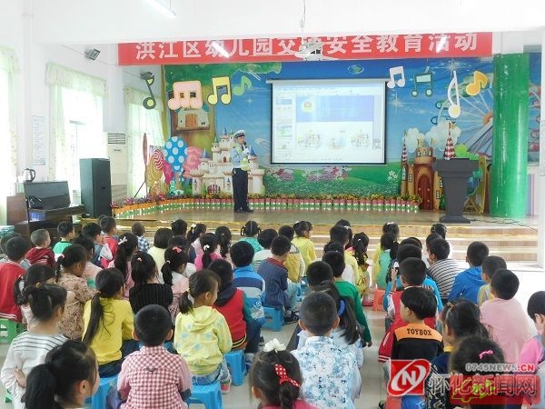 湖南懷化開展校車安全應(yīng)急演練活動(dòng)/ 589464236463959805