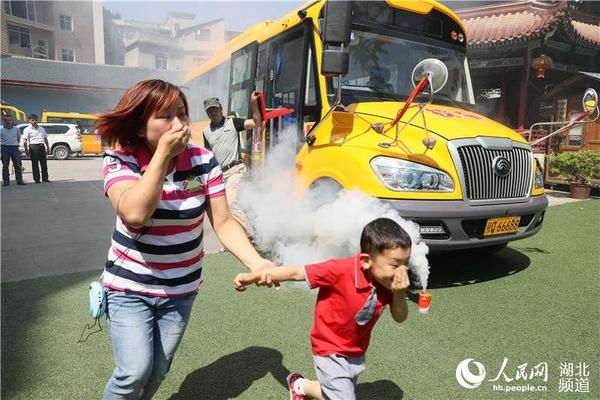 強化幼兒園校車安全培訓，預防夏季高溫突發事件
