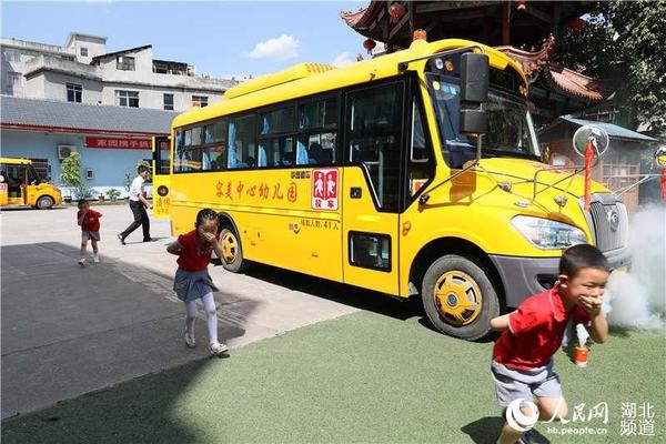 強化幼兒園校車安全培訓，預防夏季高溫突發事件