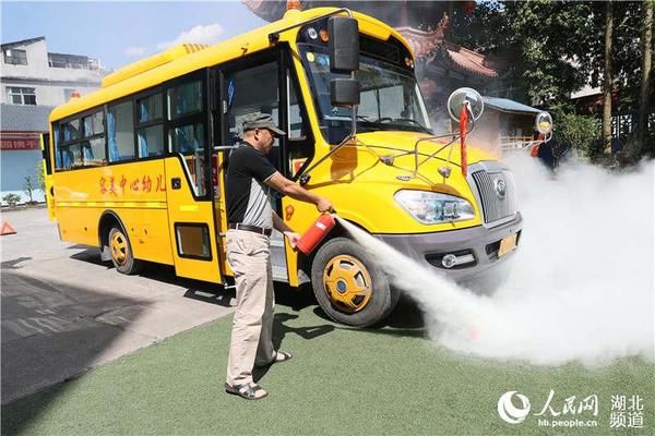 強化幼兒園校車安全培訓，預防夏季高溫突發事件
