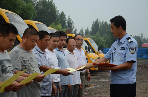 新學期開學,各地校車司機交通安全教育工作進展 新學期開學,各地校車司機交通安全教育工作進展