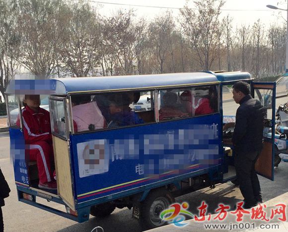 載貨電動三輪改造成校車 ,學生怎能安全? 載貨電動三輪改造成校車 ,學生怎能安全?