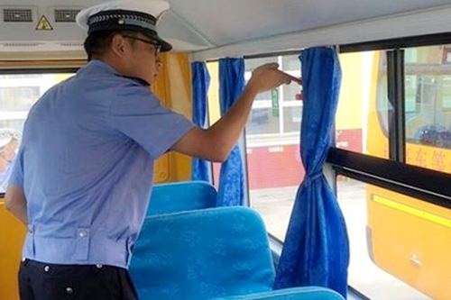 四川羅江交警巡邏一中隊繼續加強校車安全管理工作