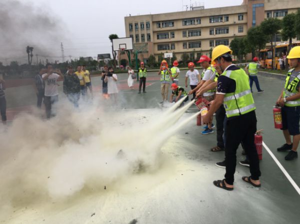 湖北監利縣全面啟動校車應急疏散演練/ 湖北監利縣全面啟動校車應急疏散演練