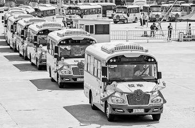 江蘇高淳啟用專用校車