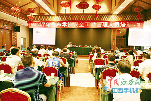 開展“四個一”行動 清零校車交通安全隱患