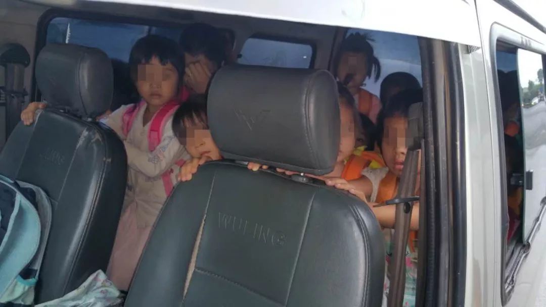 核載8人 實載23人 “黑校車”駕駛人因危險駕駛罪被判拘役