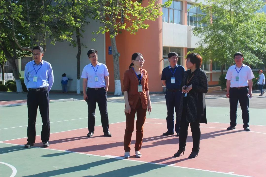 山東榮成：市政府副市長王繼靜督查我市校園校車安全工作