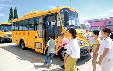 江蘇:“智慧校車”上崗