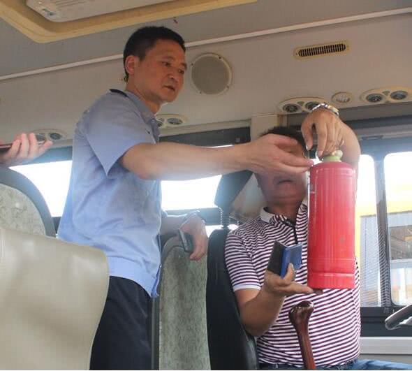 常德柳葉湖交警:開展新學期校車安全隱患大排查行動 常德柳葉湖交警:開展新學期校車安全隱患大排查行動