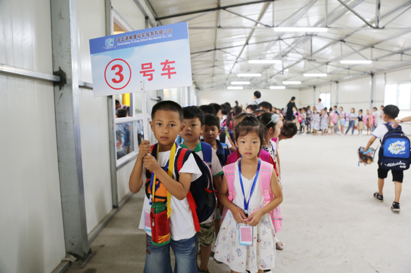 江蘇連云港贛榆區(qū)：學(xué)生今日起坐上專(zhuān)用校車(chē)