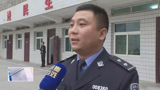 陜西渭南:面包車充當校車 核載7人竟然實載15人 陜西渭南:面包車充當校車 核載7人竟然實載15人
