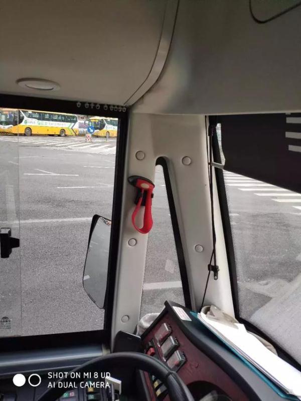 全市嚴查校車進行時!您家孩子坐的車都被交警攔下了…… 全市嚴查校車進行時!您家孩子坐的車都被交警攔下了……