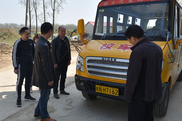 霍邱縣督查組開(kāi)展校車(chē)安全專項(xiàng)督查/ 霍邱縣督查組開(kāi)展校車(chē)安全專項(xiàng)督查