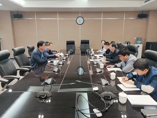 西安市督導(dǎo)組督查國際港務(wù)區(qū)校車安全大檢查