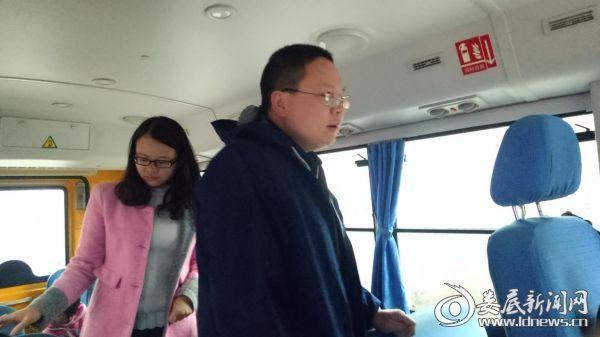 渡頭塘鎮開展校車安全大檢查/ 渡頭塘鎮開展校車安全大檢查