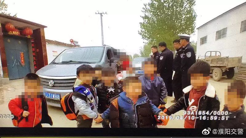 【曝光】濮陽一“黑校車”核載7人,實載18人! 【曝光】濮陽一“黑校車”核載7人,實載18人!