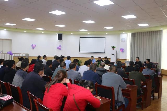 合陽縣教育局:勘驗校車運行線路為師生擰緊校車“安全閥” 合陽縣教育局:勘驗校車運行線路為師生擰緊校車“安全閥”