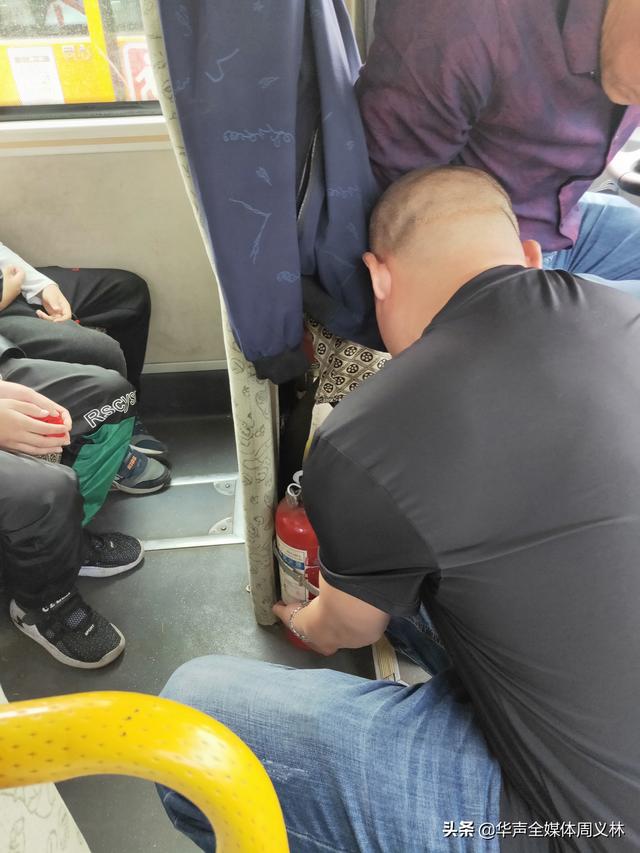 加強校車安全管理,保障乘車學生安全 加強校車安全管理,保障乘車學生安全