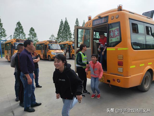 加強校車安全管理,保障乘車學生安全 加強校車安全管理,保障乘車學生安全