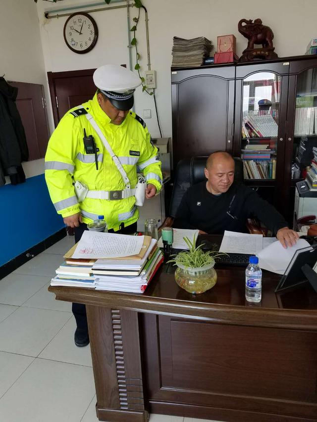 長(zhǎng)春交警雙陽(yáng)大隊(duì)深入轄區(qū)學(xué)校幼兒園,開(kāi)展校車(chē)交通安全隱患排查 長(zhǎng)春交警雙陽(yáng)大隊(duì)深入轄區(qū)學(xué)校幼兒園,開(kāi)展校車(chē)交通安全隱患排查