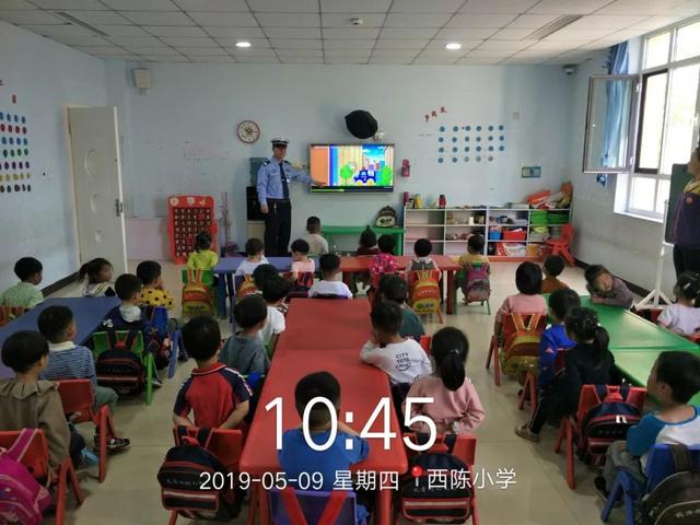 檢查校車安全 敲響生命警鐘 檢查校車安全 敲響生命警鐘