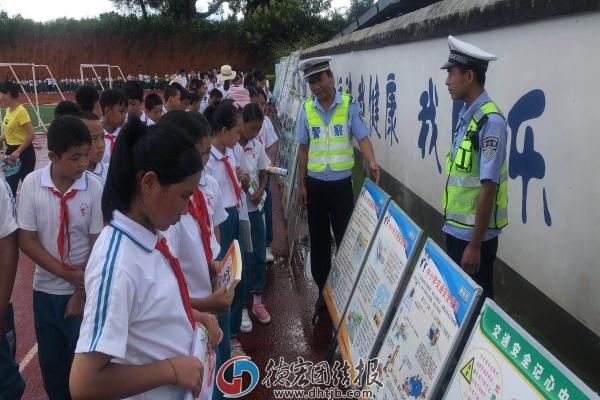 “四把鎖”筑牢校車(chē)運(yùn)行安全屏障 “四把鎖”筑牢校車(chē)運(yùn)行安全屏障