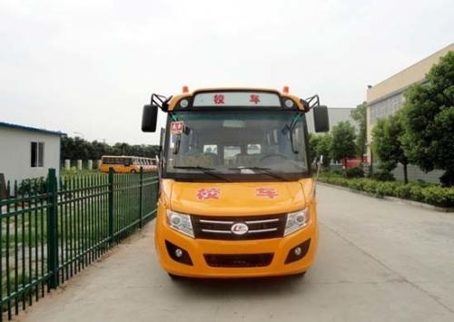 筑牢夏季校車安全防線 云龍交警舉辦夏季校車從業人員安全教育培訓會