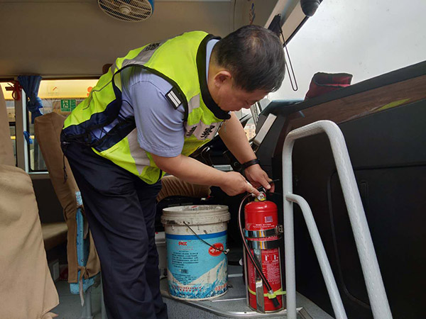 遼寧本溪縣交管大隊扎實做好開學(xué)季校車安全大檢查工作/ 遼寧本溪縣交管大隊扎實做好開學(xué)季校車安全大檢查工作
