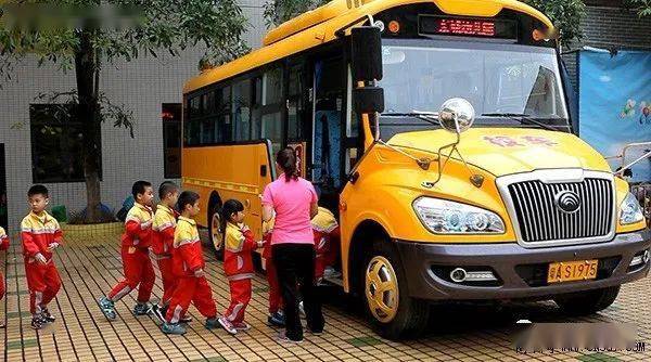 新疆:石河子強化校車安全管理! 新疆:石河子強化校車安全管理!