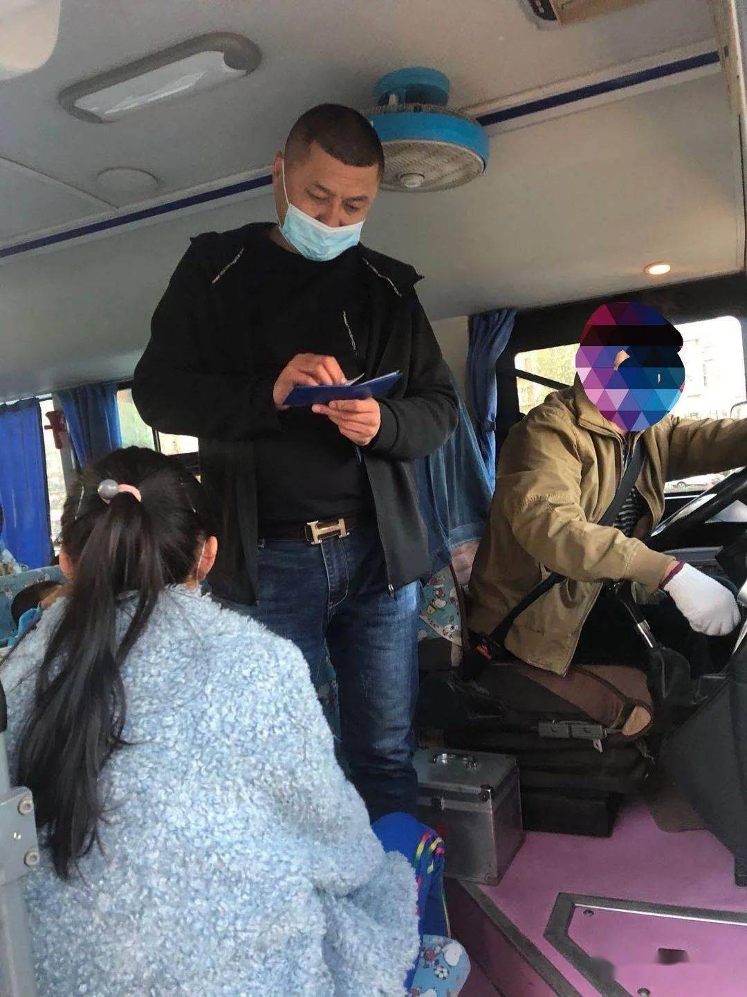 新疆:石河子強化校車安全管理! 新疆:石河子強化校車安全管理!