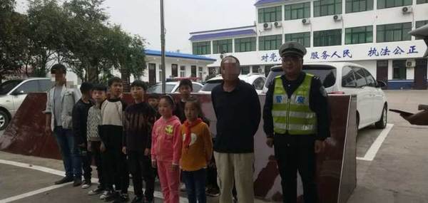 漯河:巧!同一個地點,倆陳姓“黑校車”駕駛員同時被查 漯河:巧!同一個地點,倆陳姓“黑校車”駕駛員同時被查