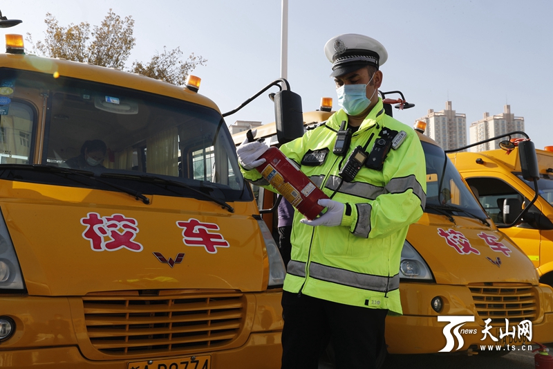 烏魯木齊開展冬季校車安全大檢查/ 烏魯木齊開展冬季校車安全大檢查